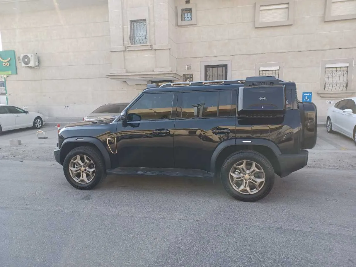 Car image 8