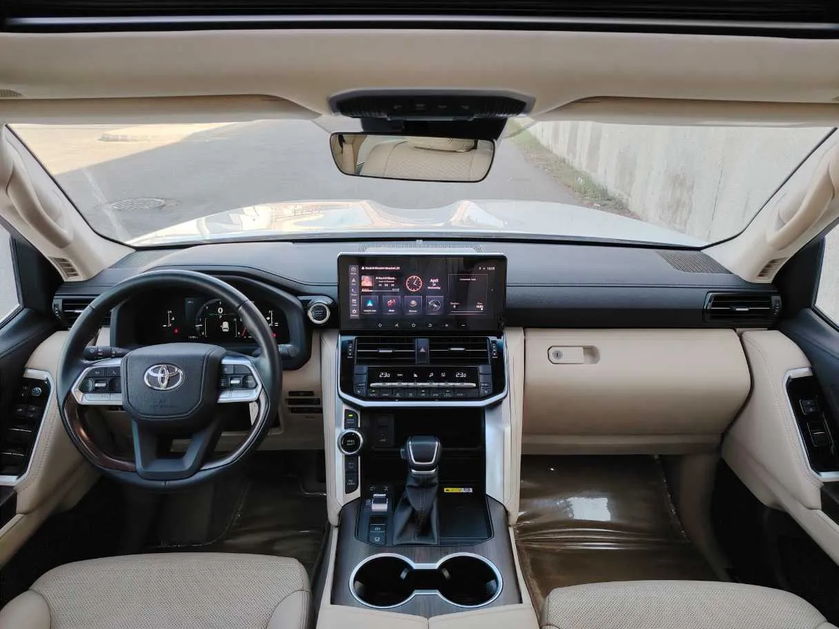 Car image 20