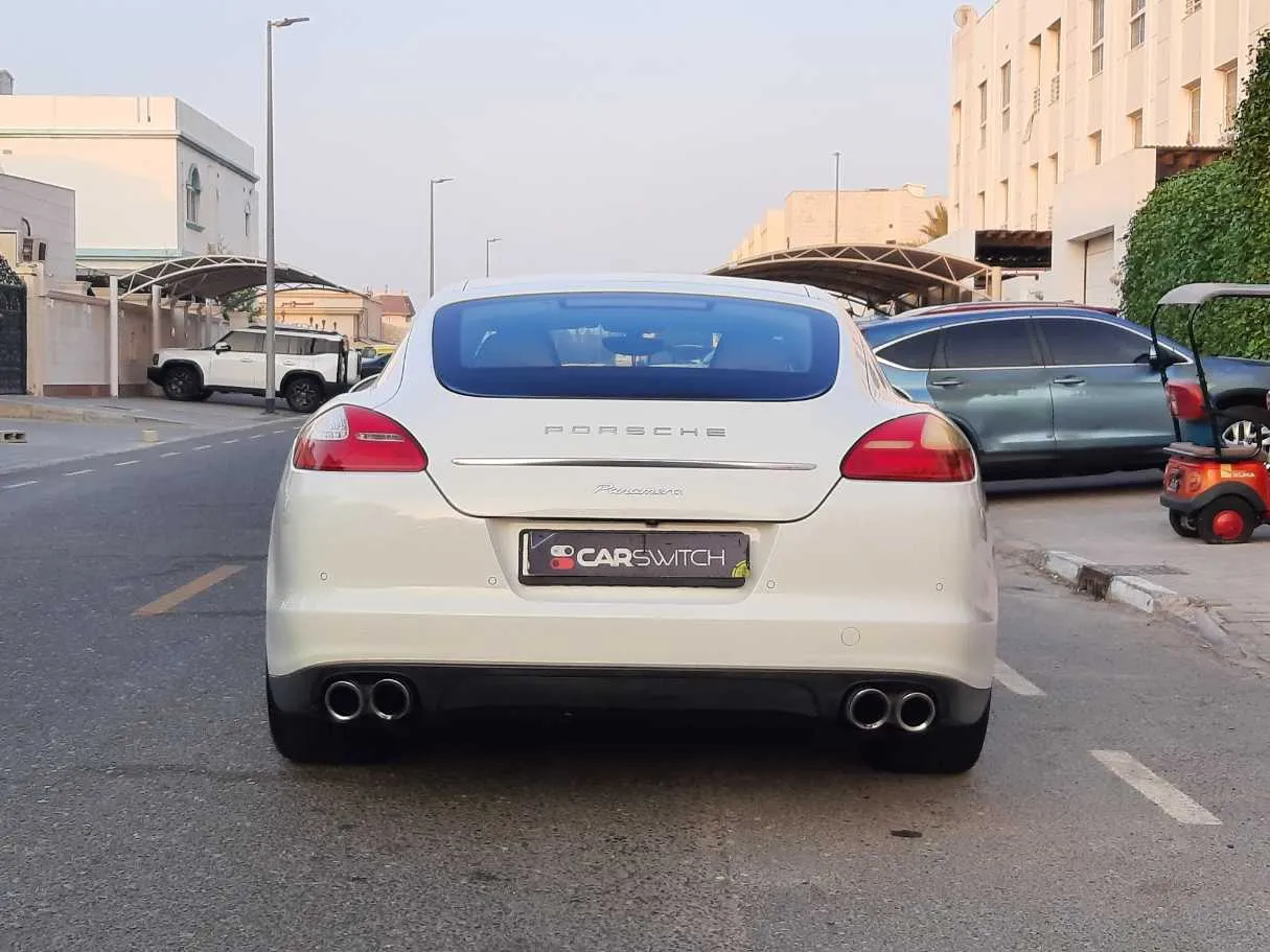 Car image 6