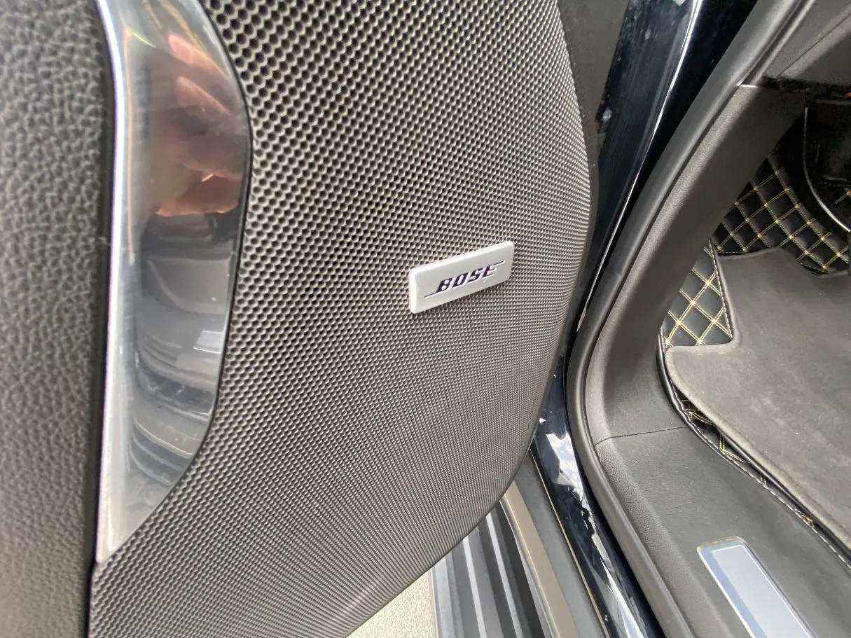 Car image 27