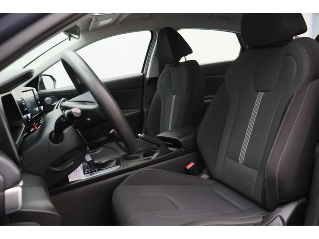 Car image 8