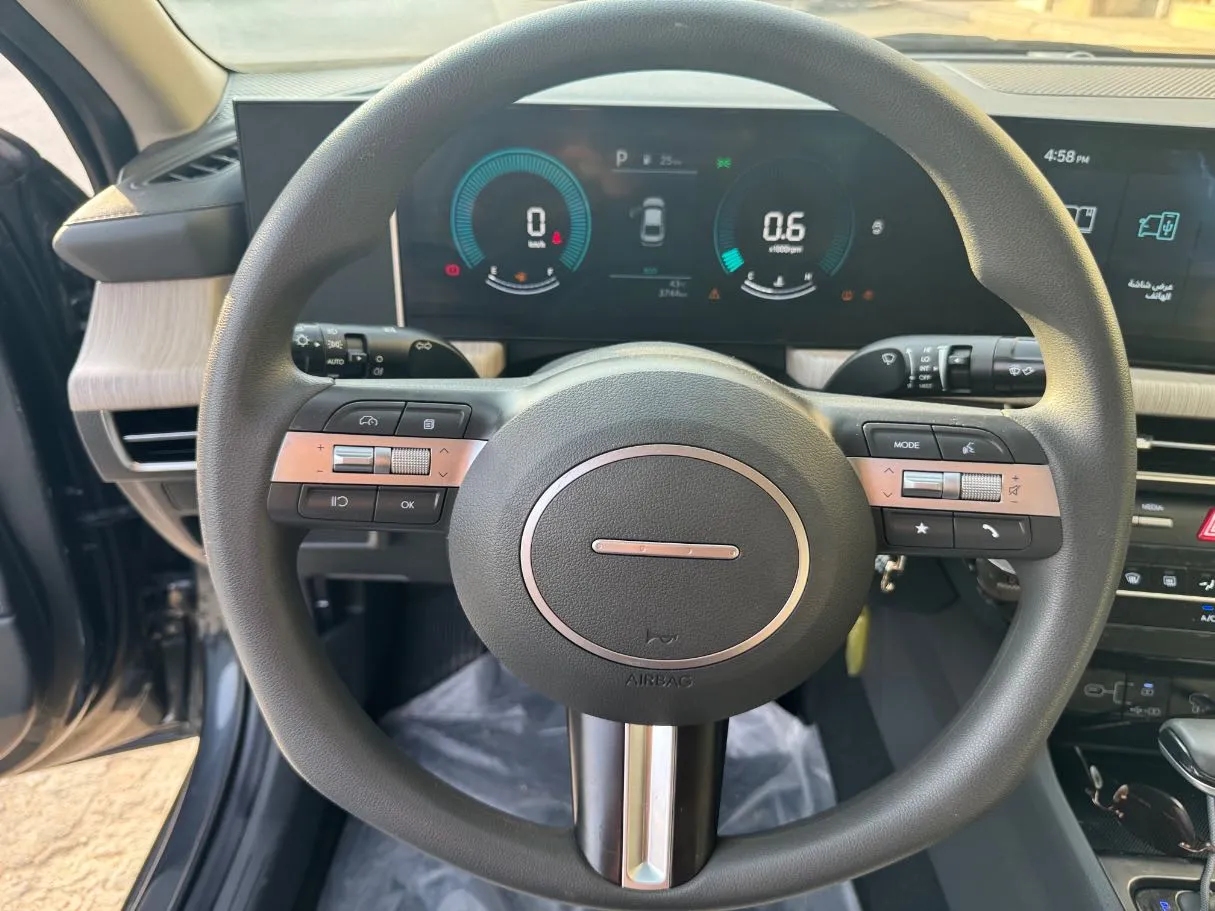 Car image 19