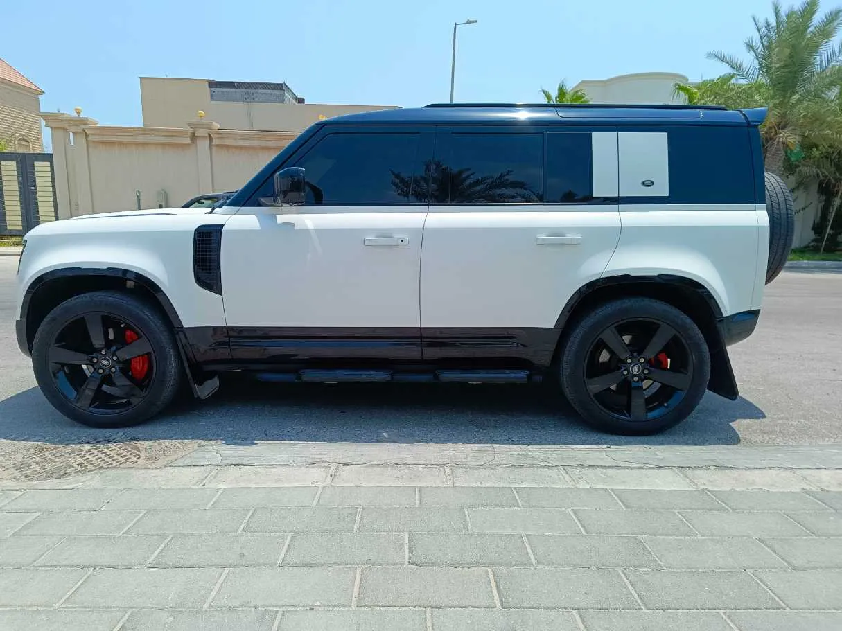 Car image 8