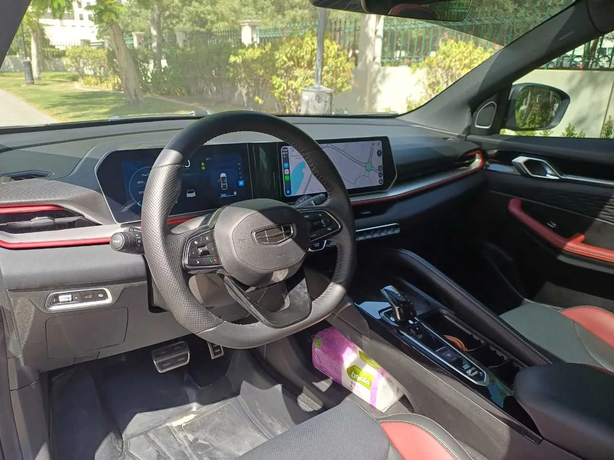 Car image 11
