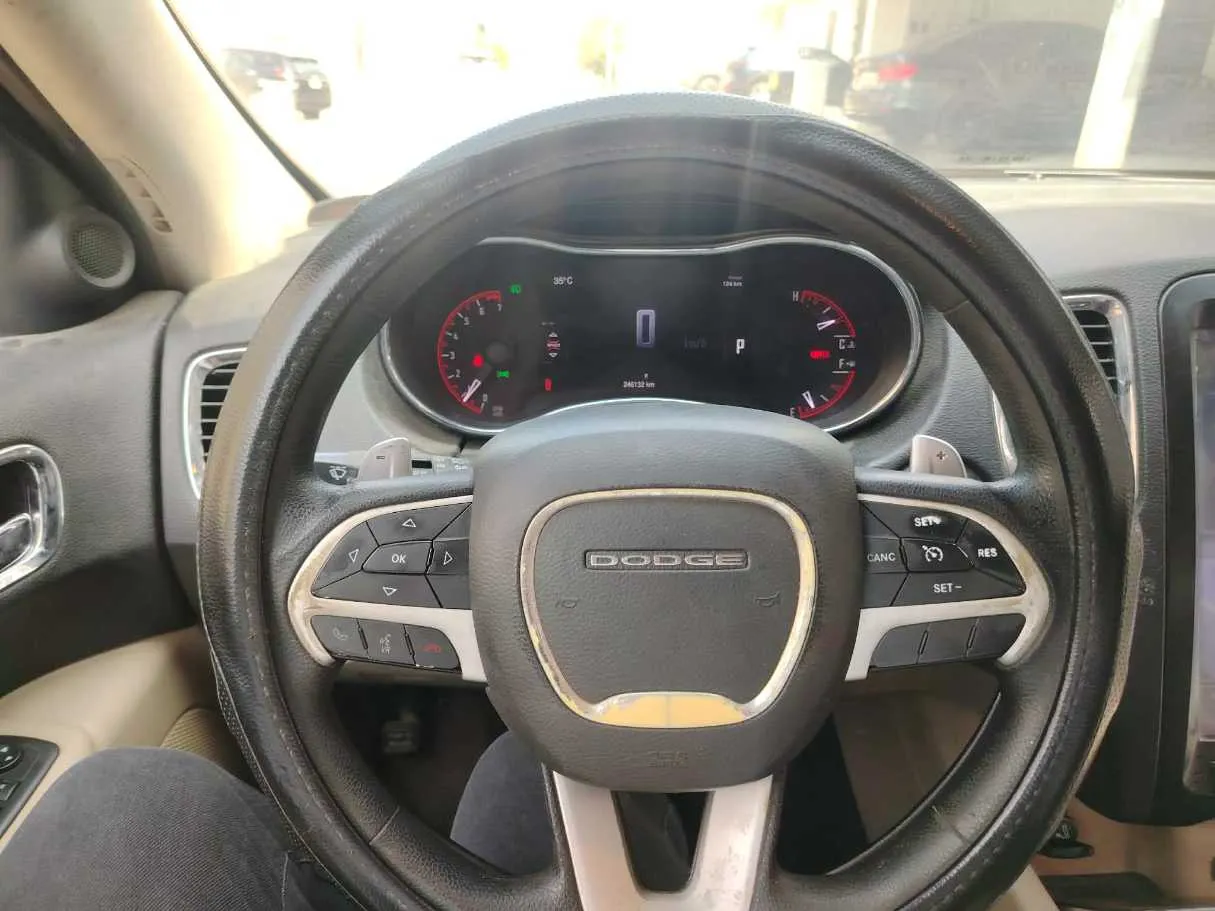 Car image 34