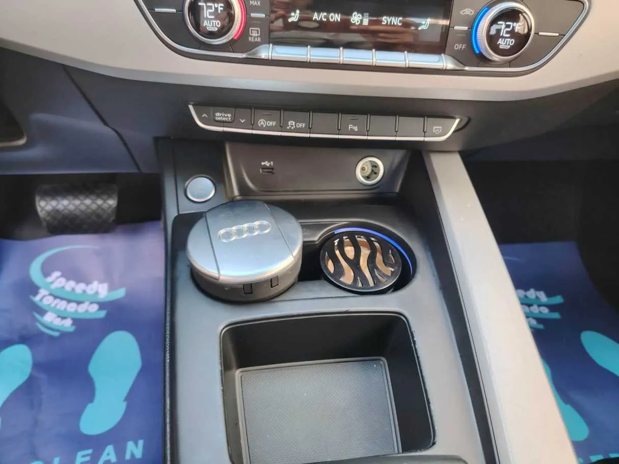 Car image 23