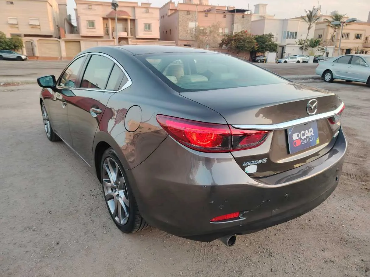 Car image 7