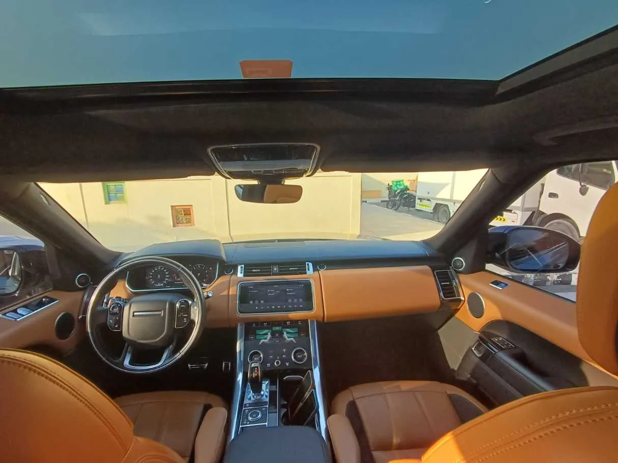 Car image 13