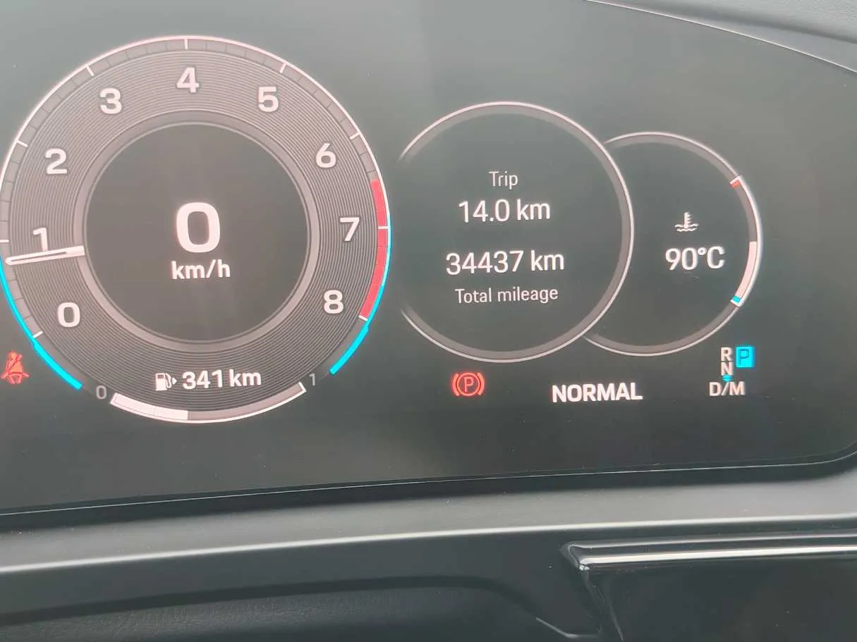 Car image 24