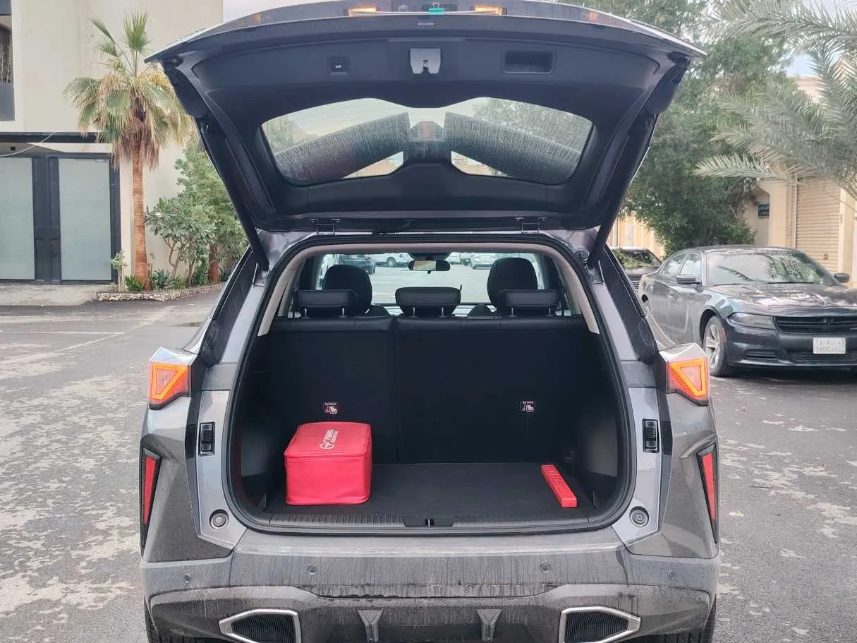 Car image 26