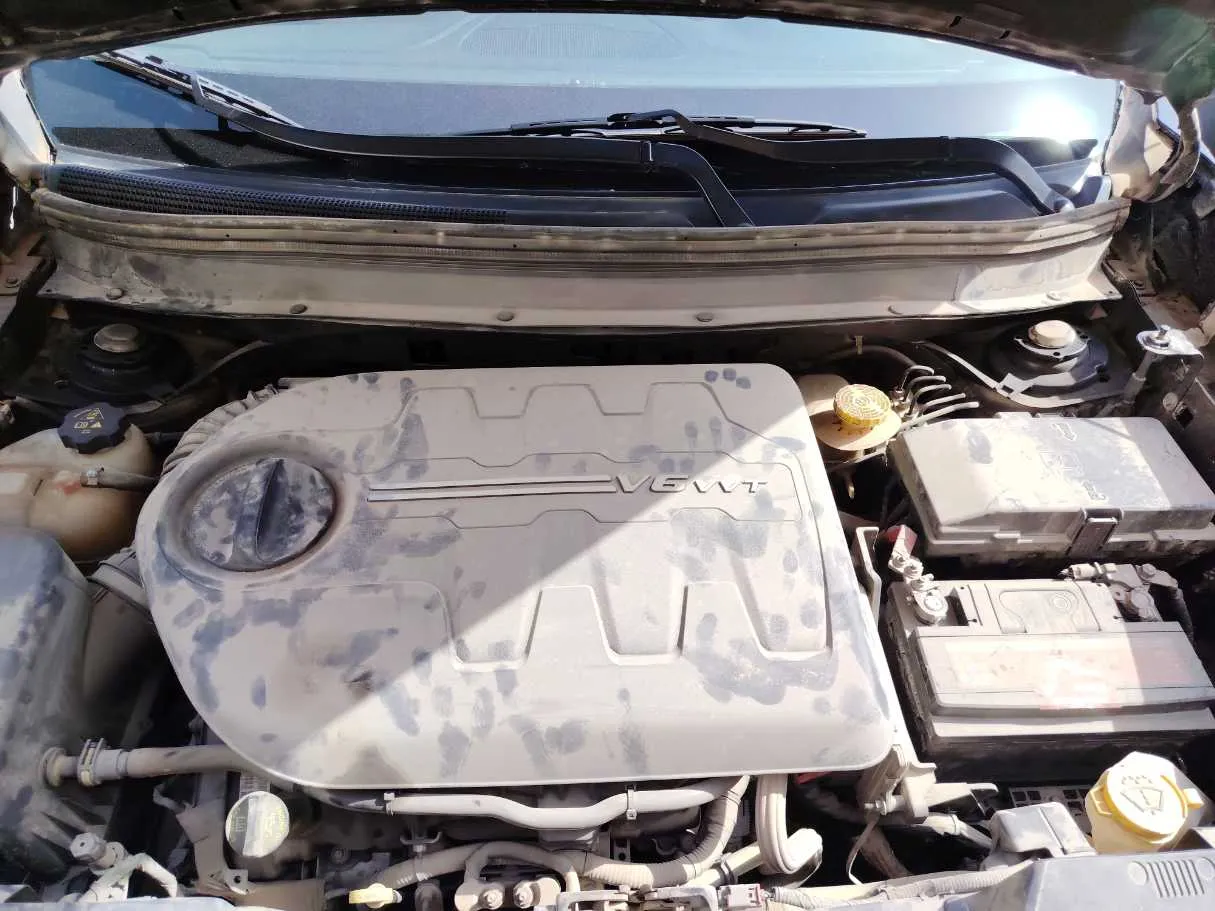 Car image 25