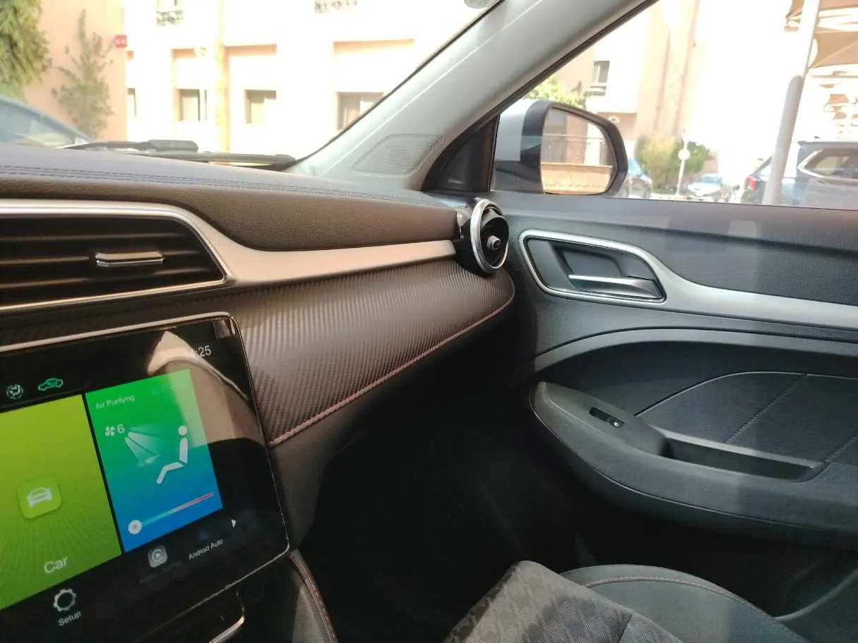 Car image 24