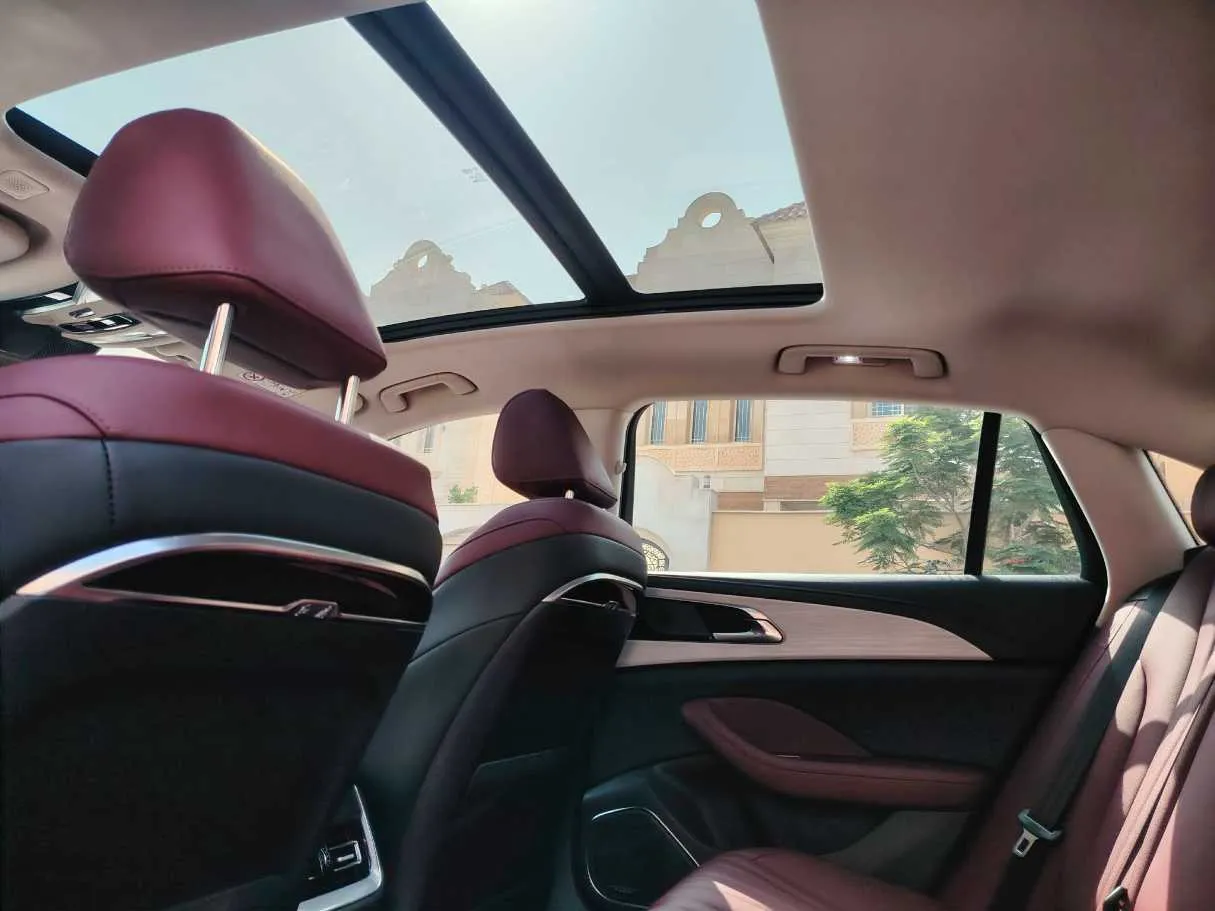 Car image 20