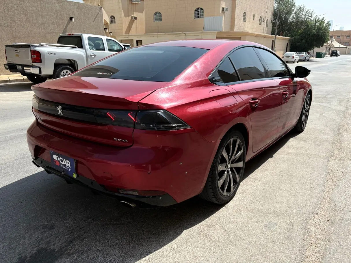 Car image 5