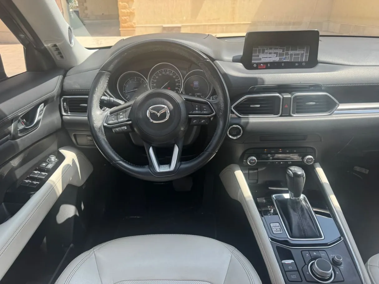 Car image 17
