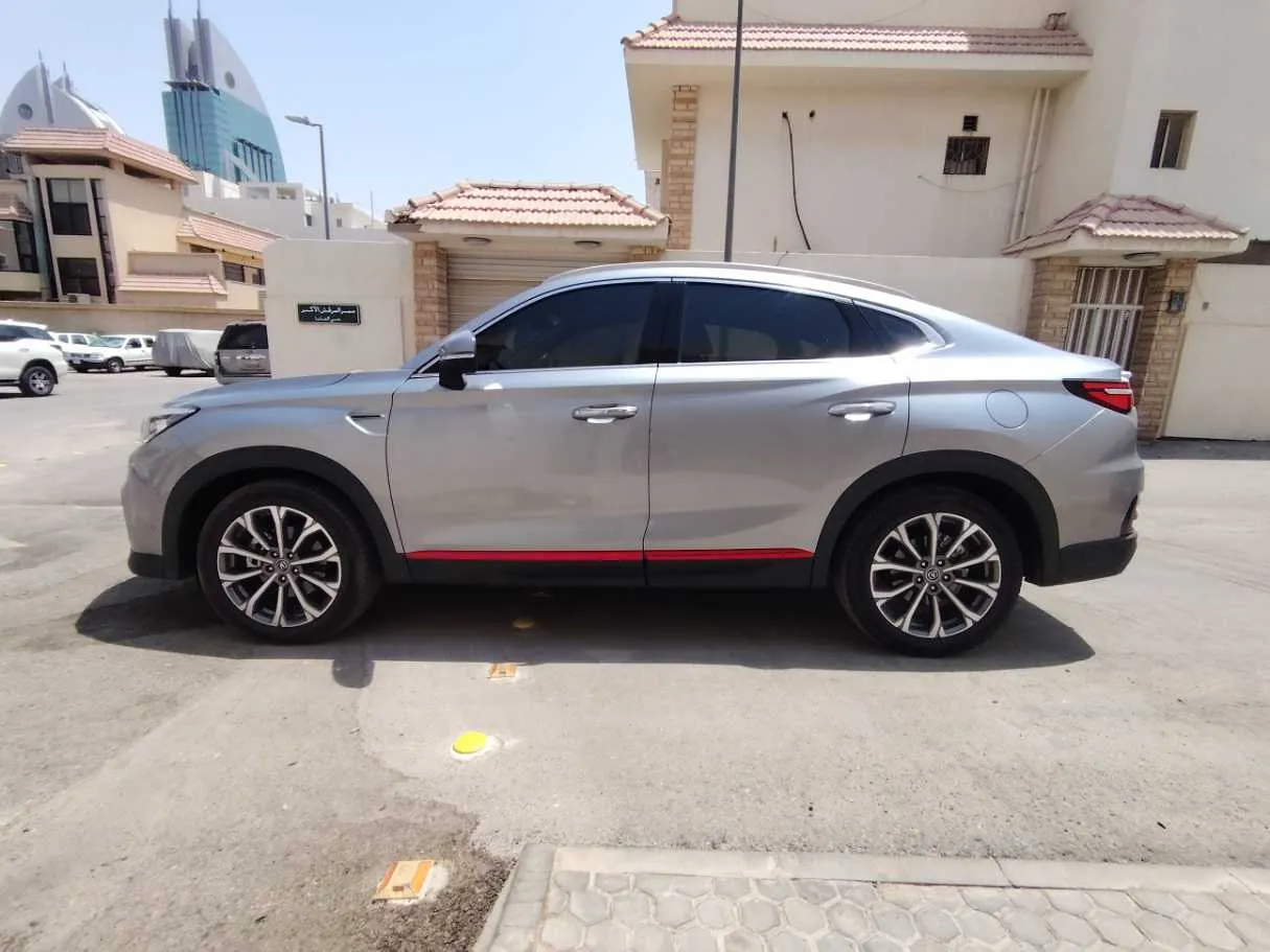 Car image 8