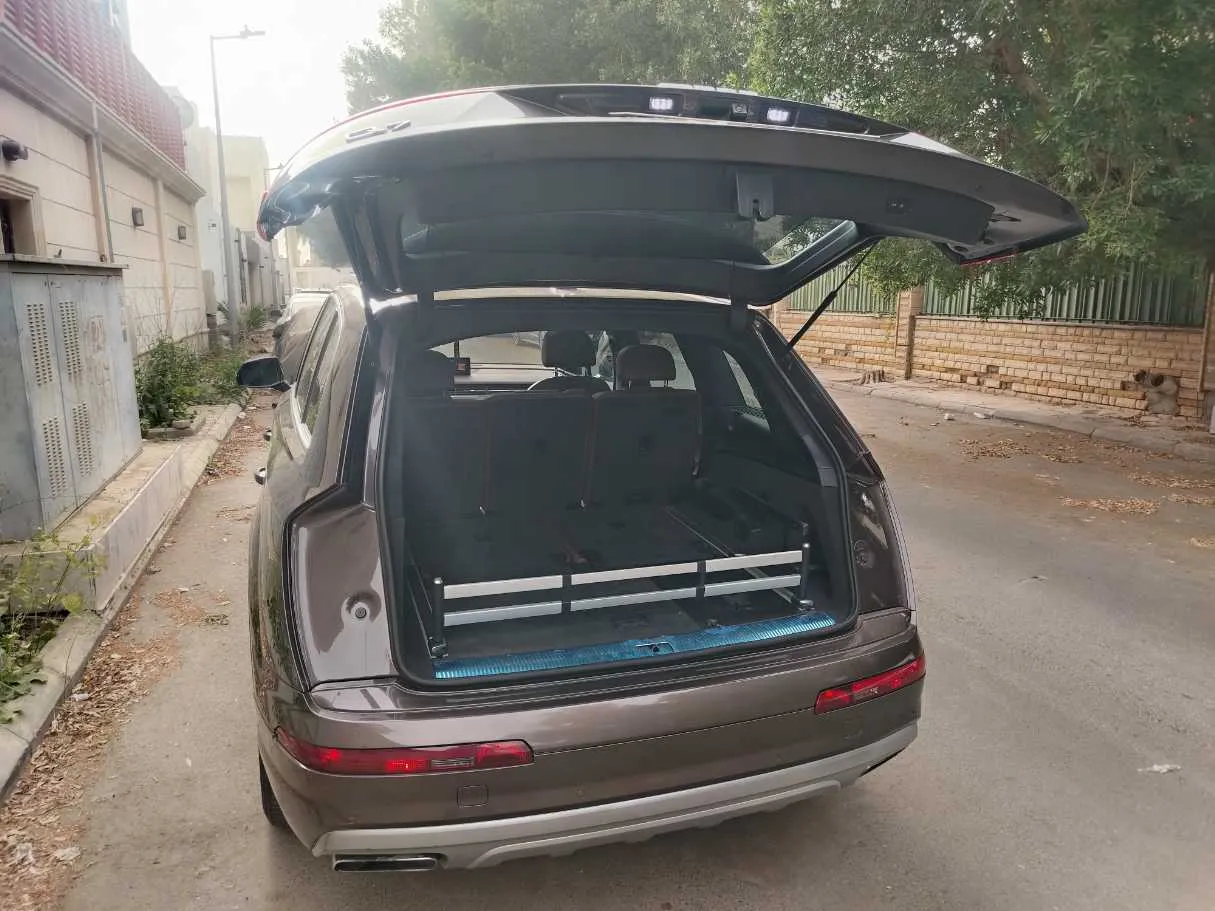 Car image 29