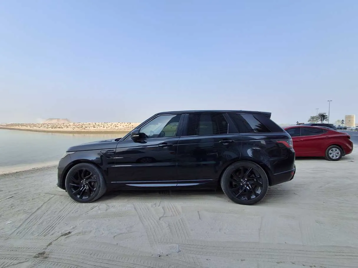 Car image 4