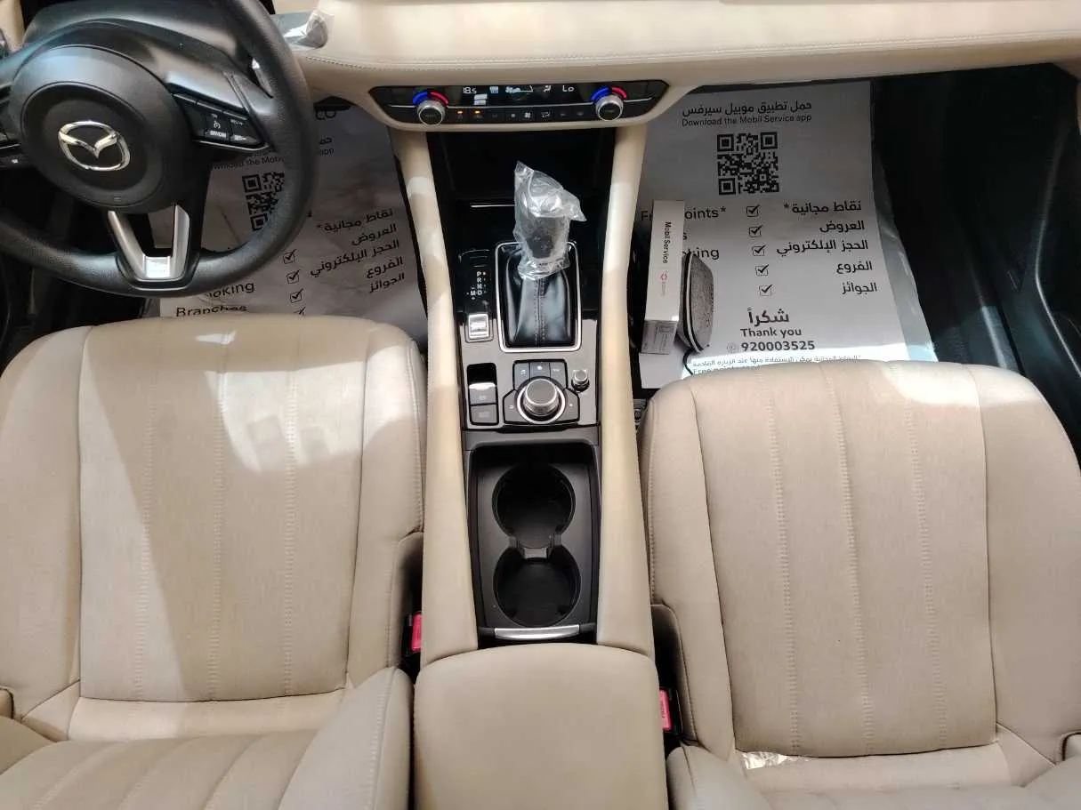 Car image 18