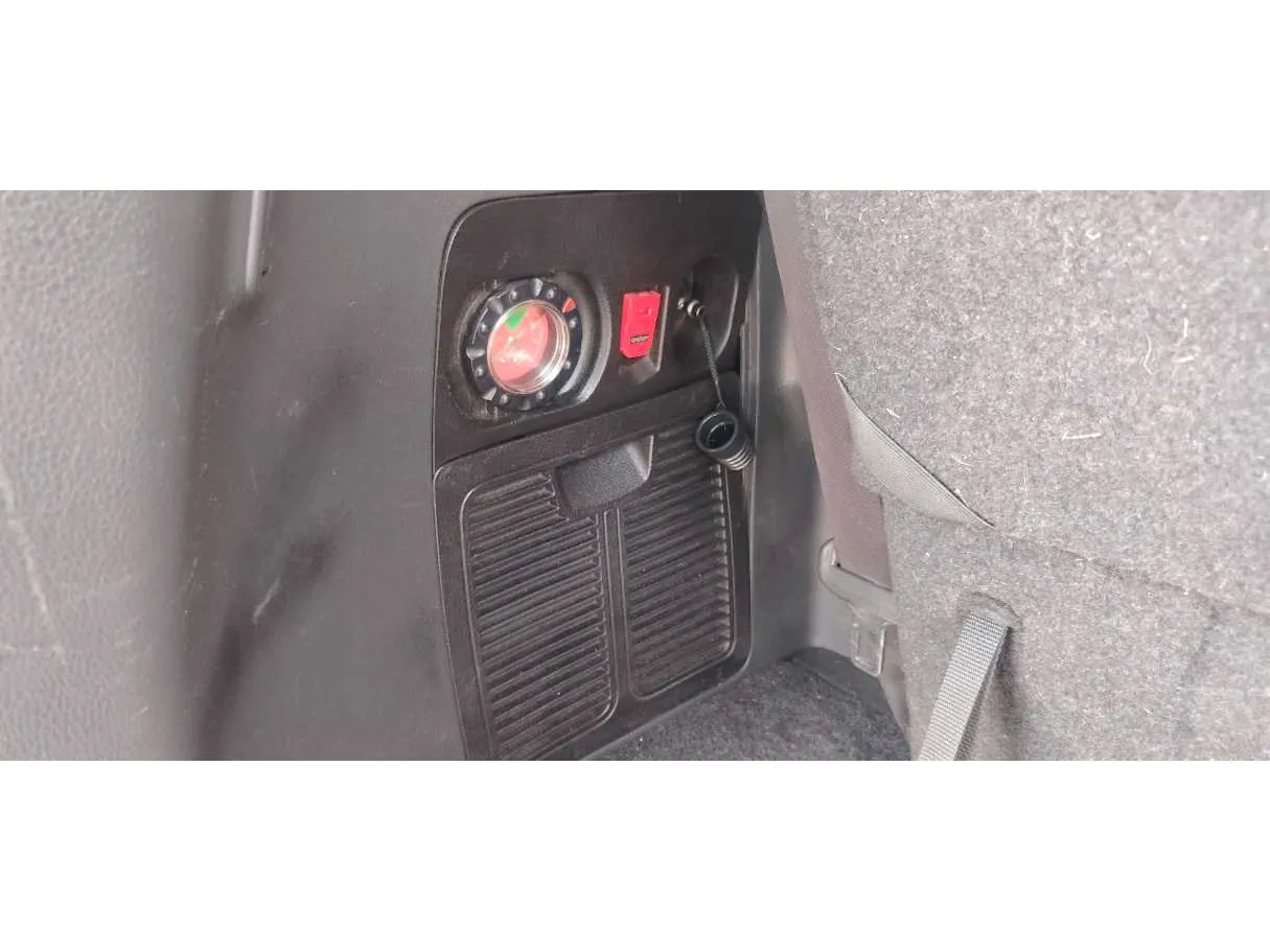 Car image 31