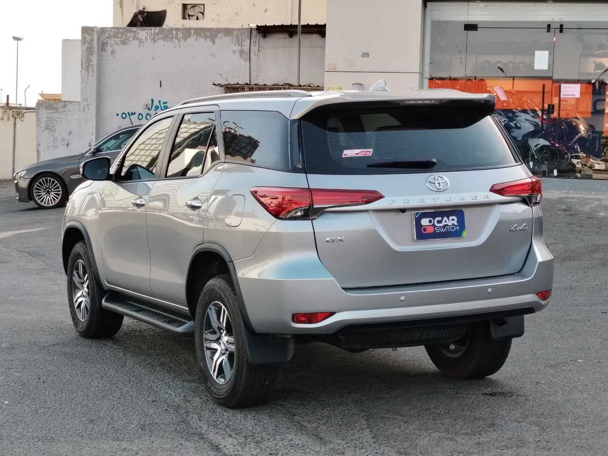 Car image 7