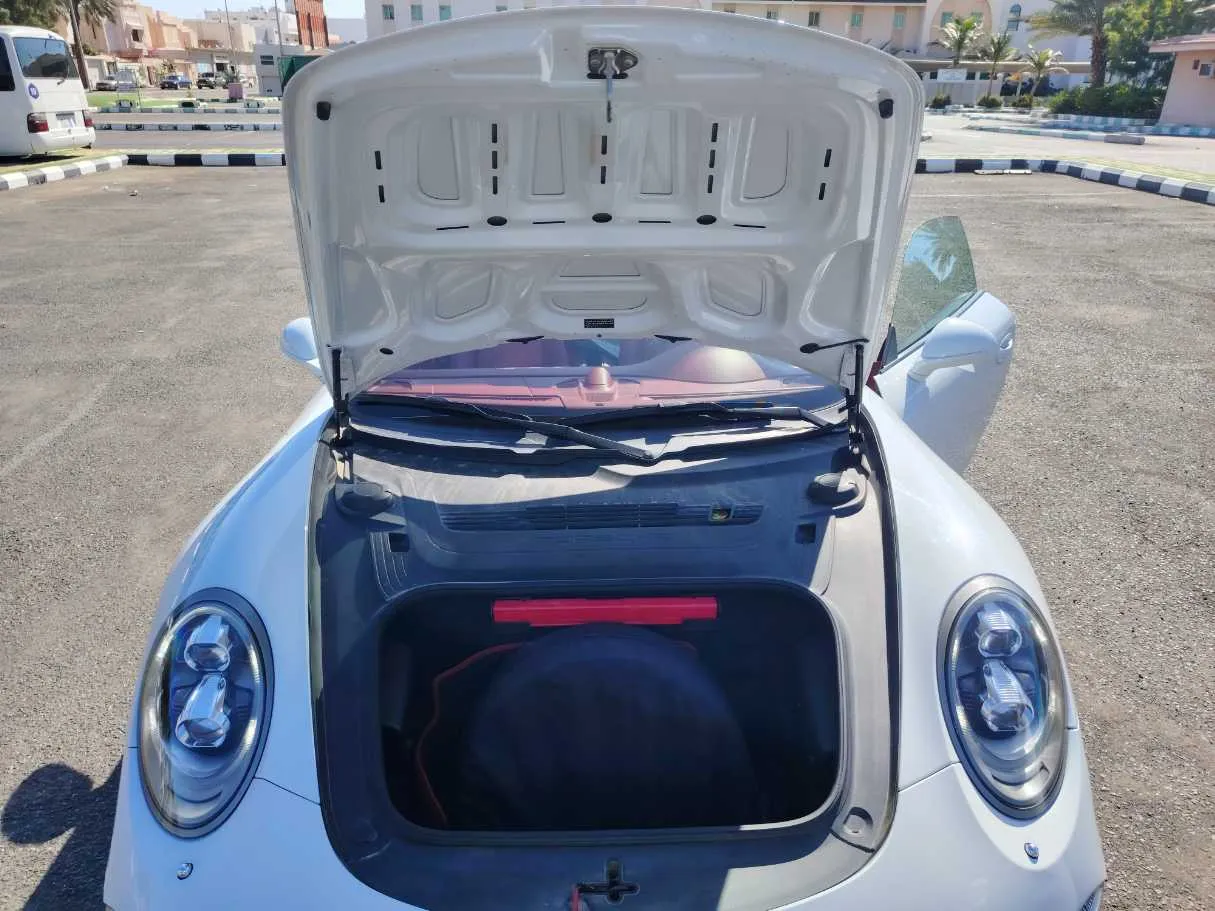 Car image 32