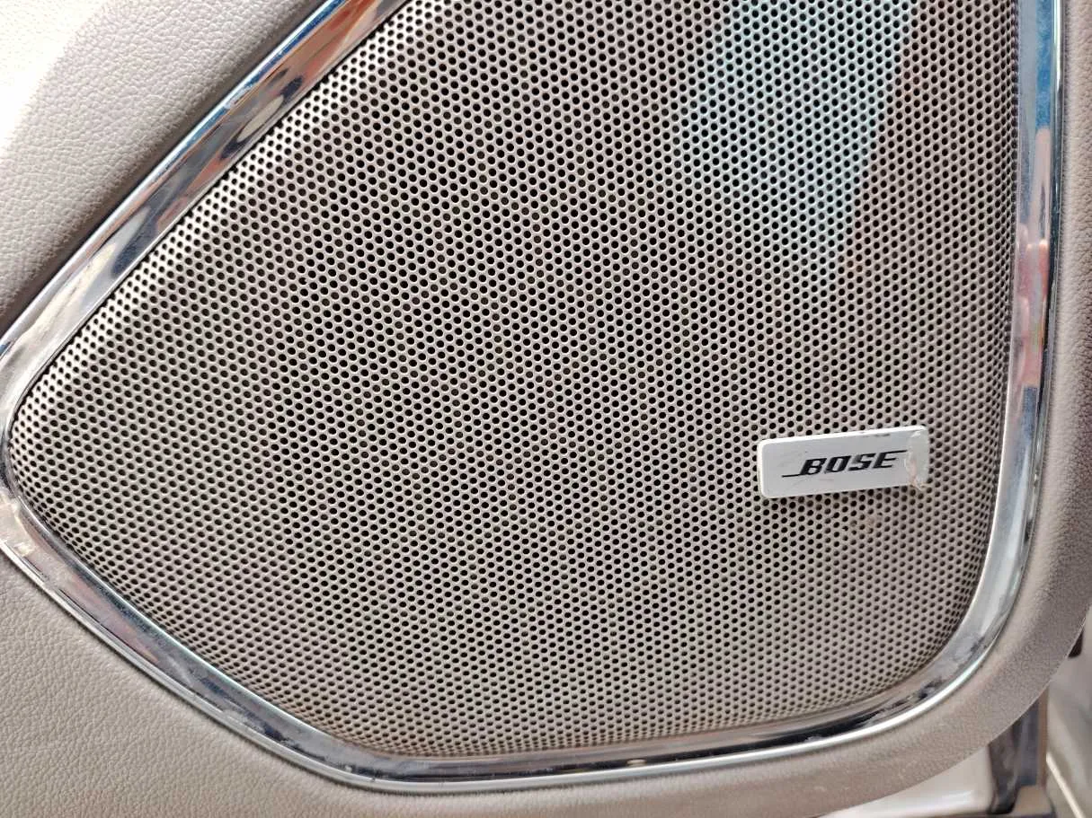Car image 27