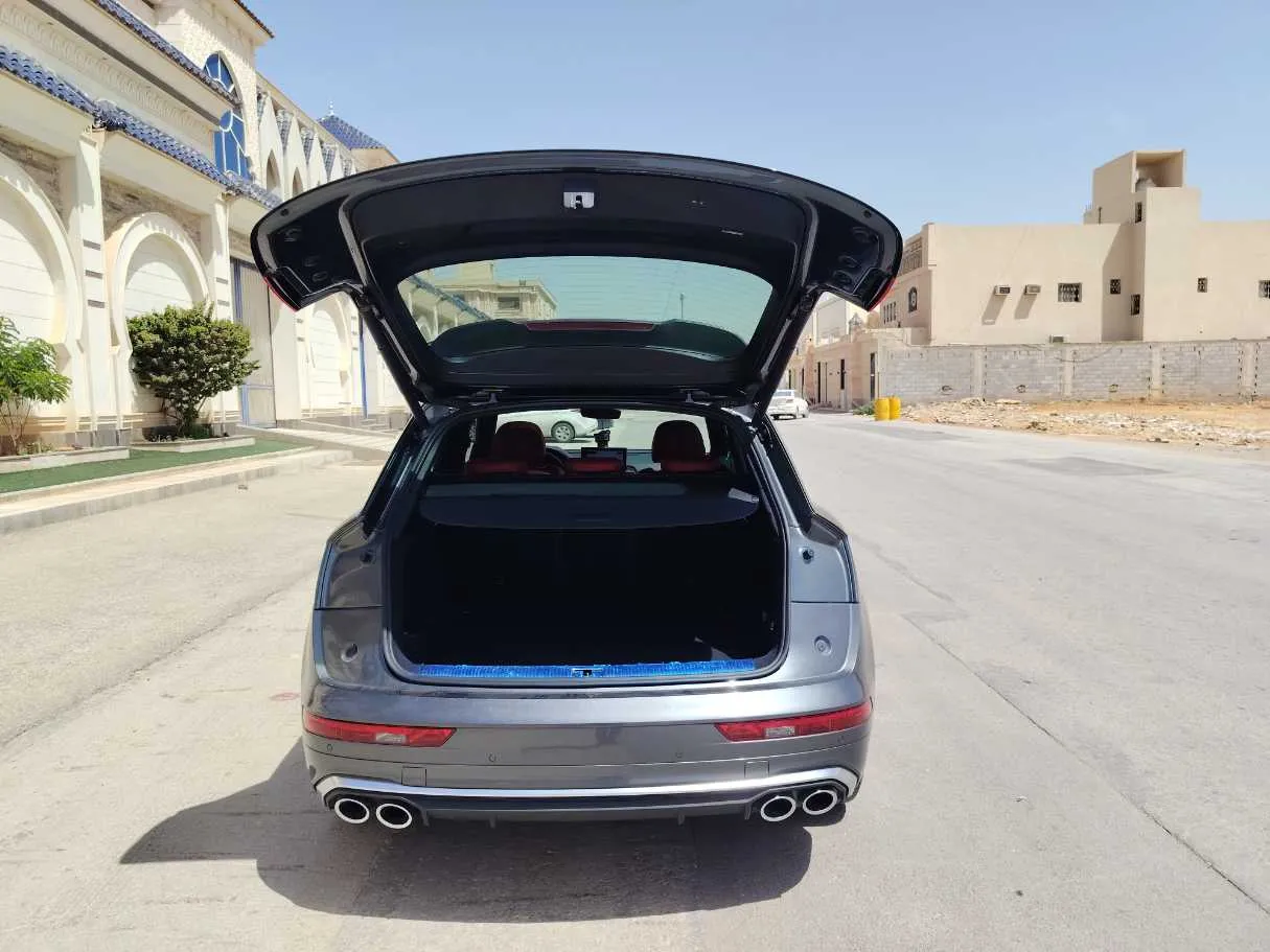 Car image 27