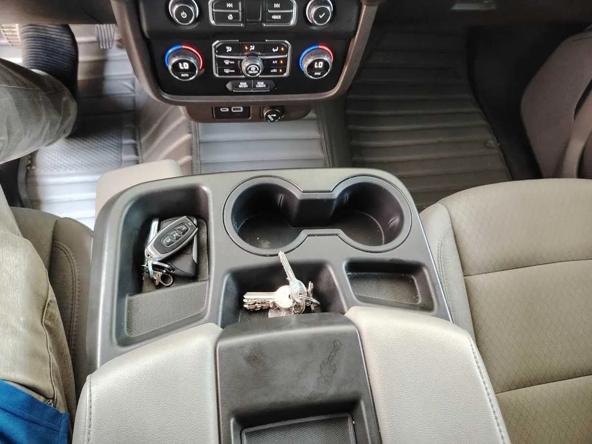 Car image 31