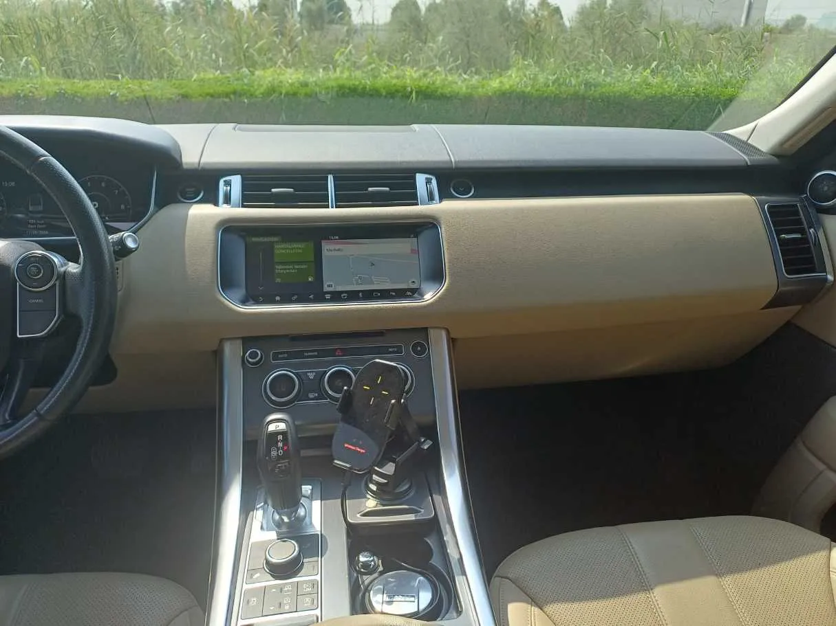 Car image 16