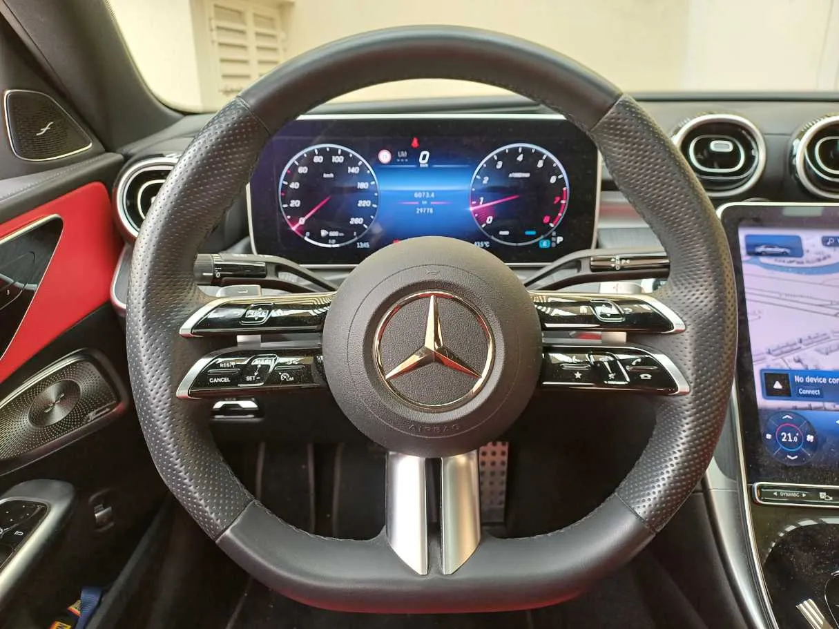 Car image 14