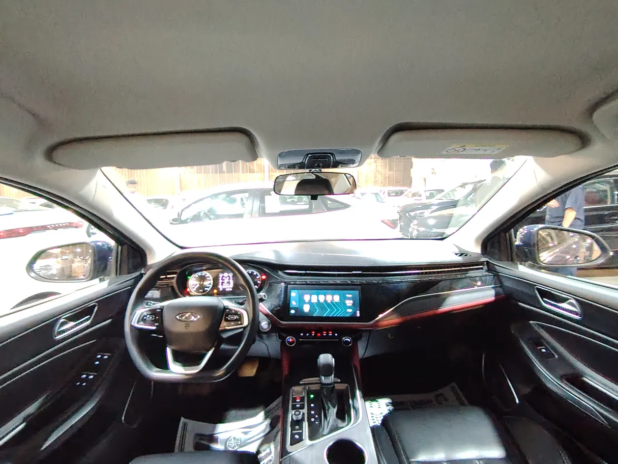 Car image 17