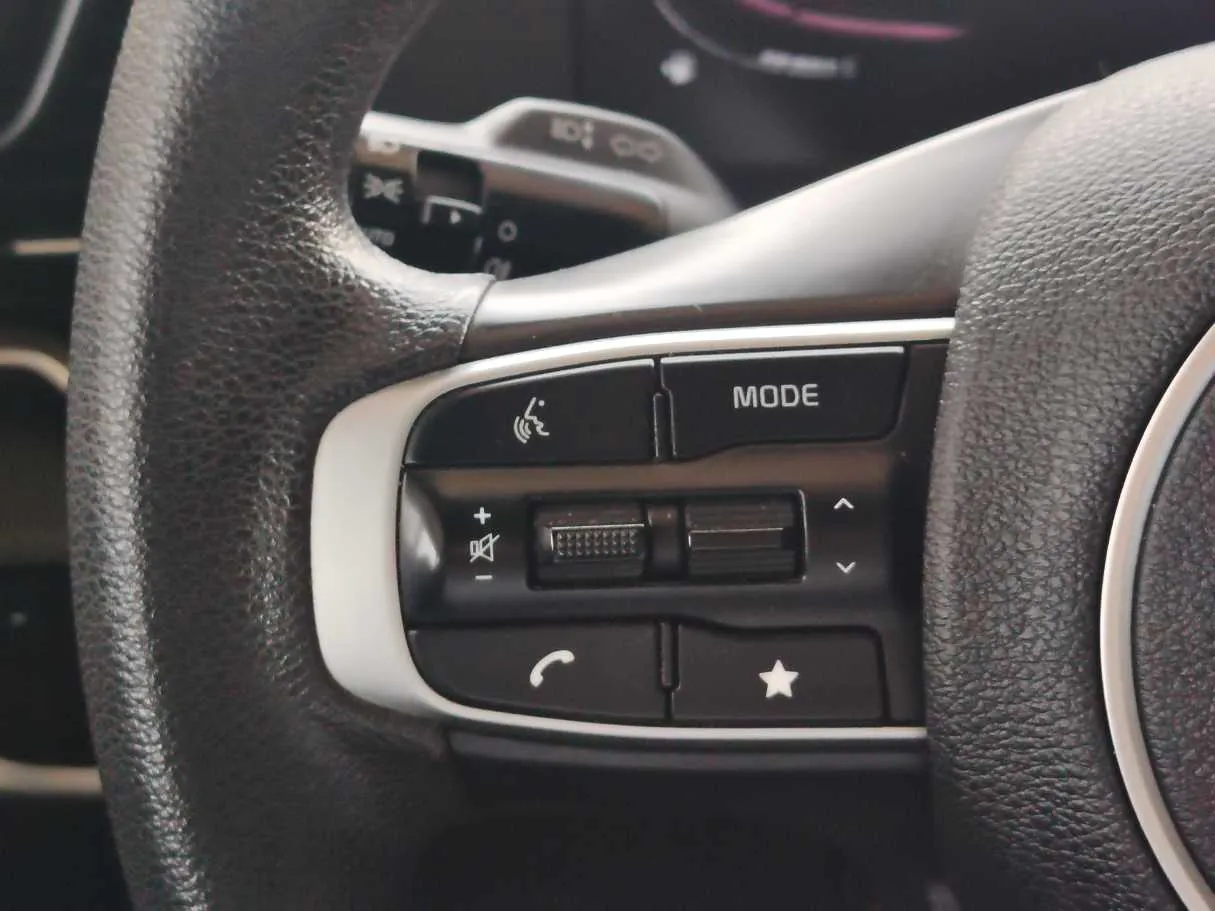 Car image 28