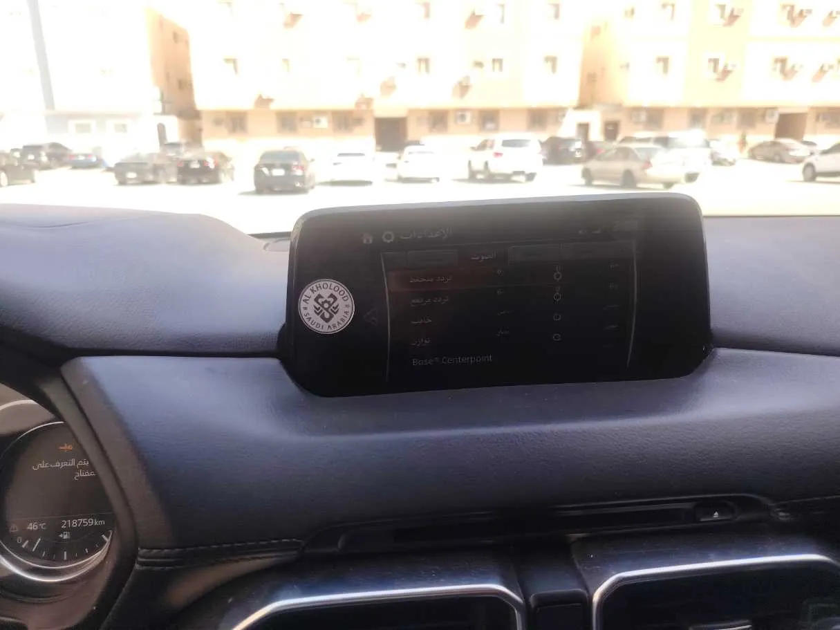 Car image 19