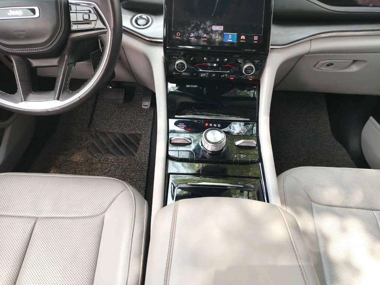 Car image 23