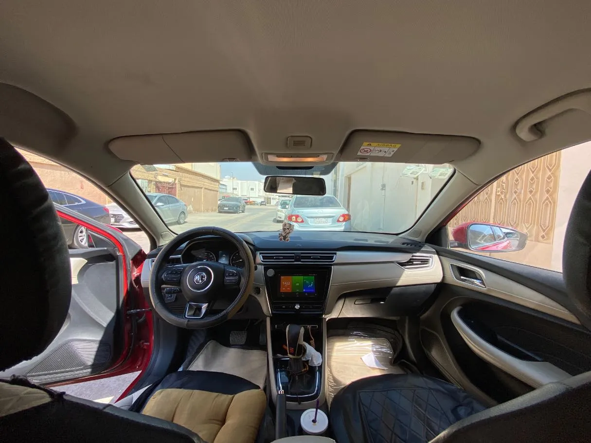 Car image 13