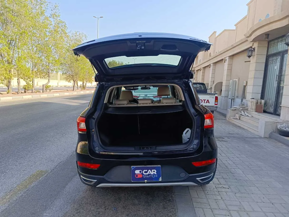 Car image 22