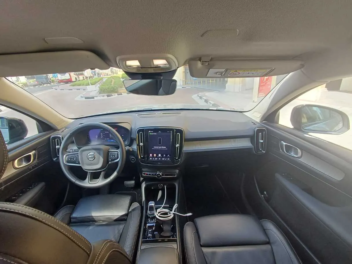 Car image 17