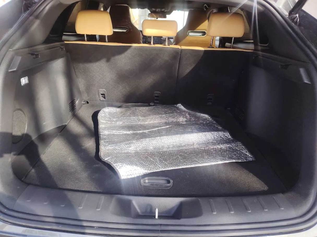 Car image 26