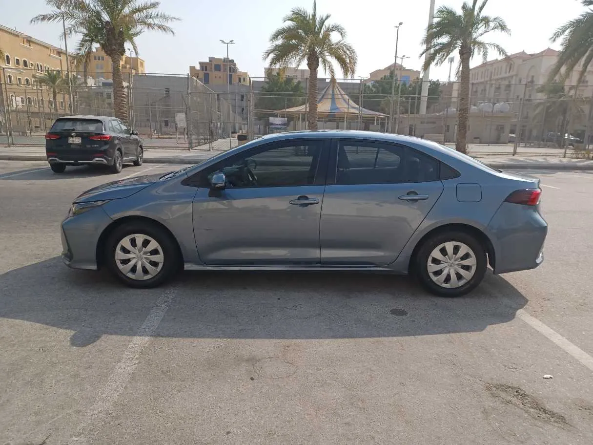 Car image 8
