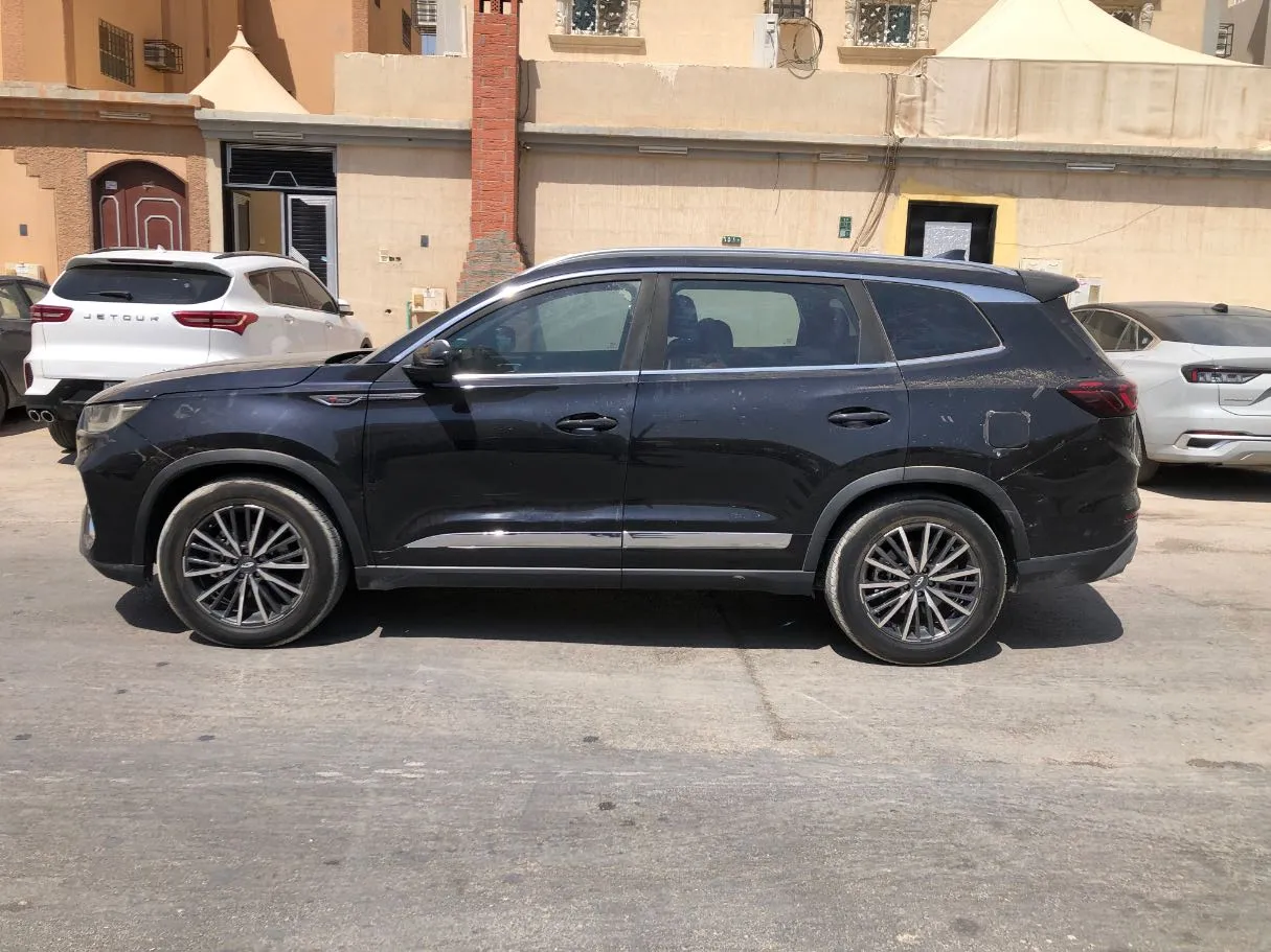 Car image 8