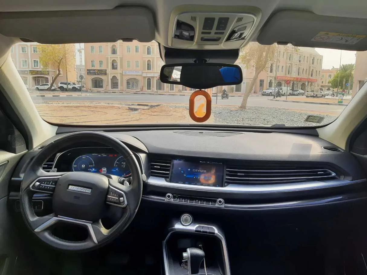 Car image 16