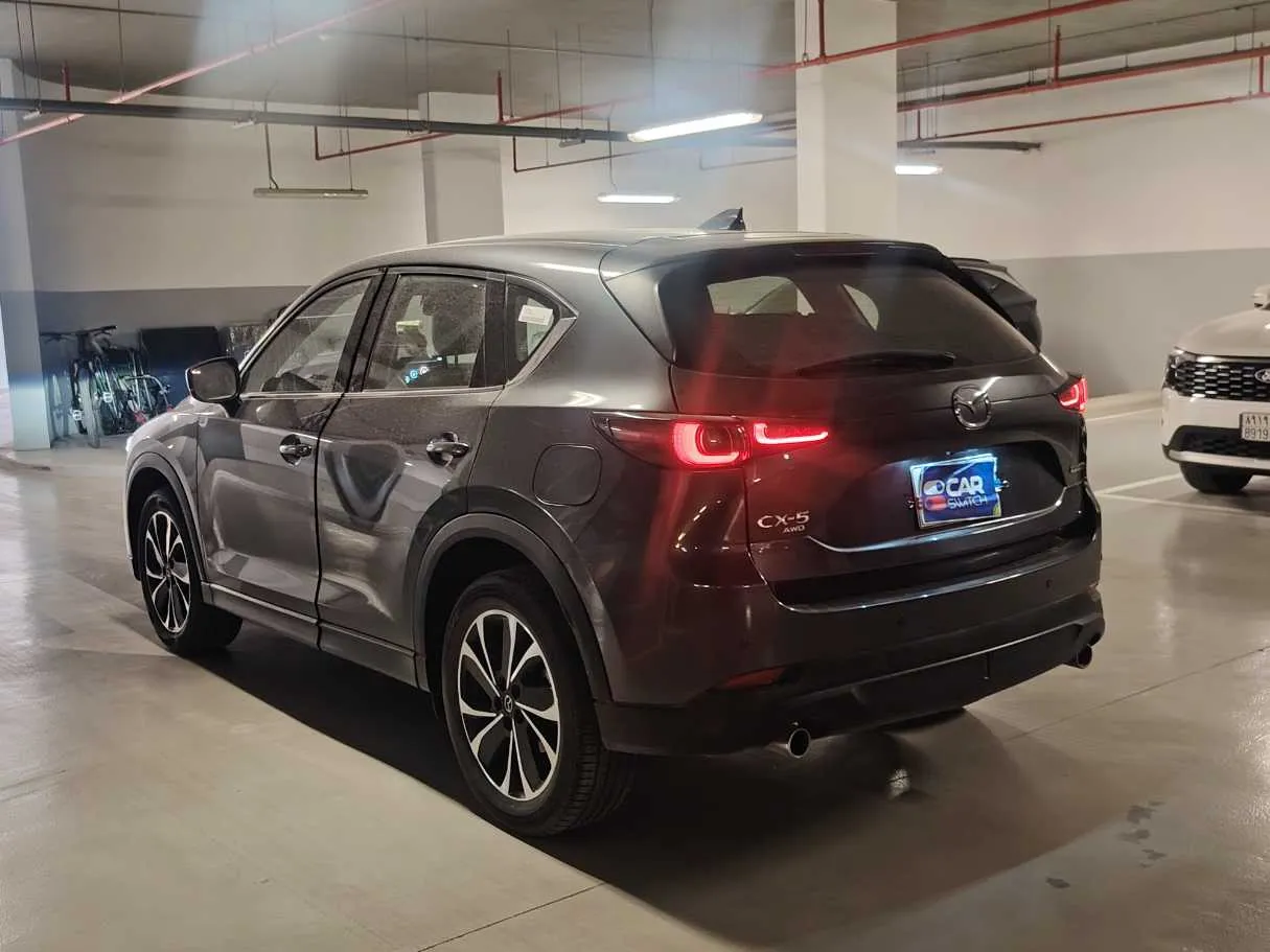 Car image 7