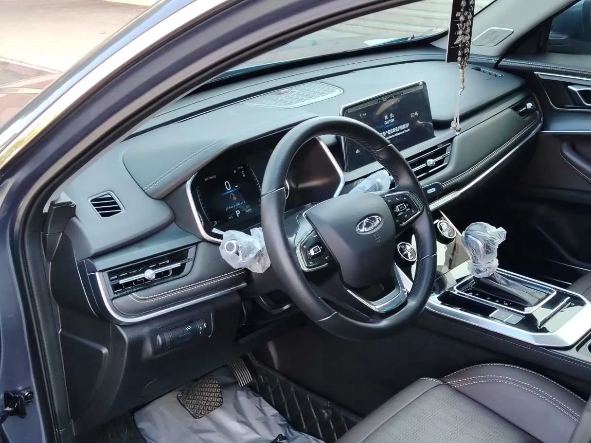 Car image 11