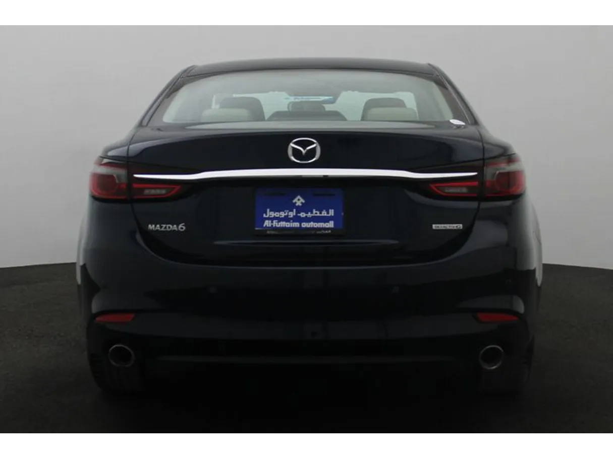 Car image 12