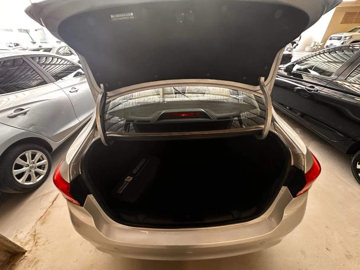 Car image 20