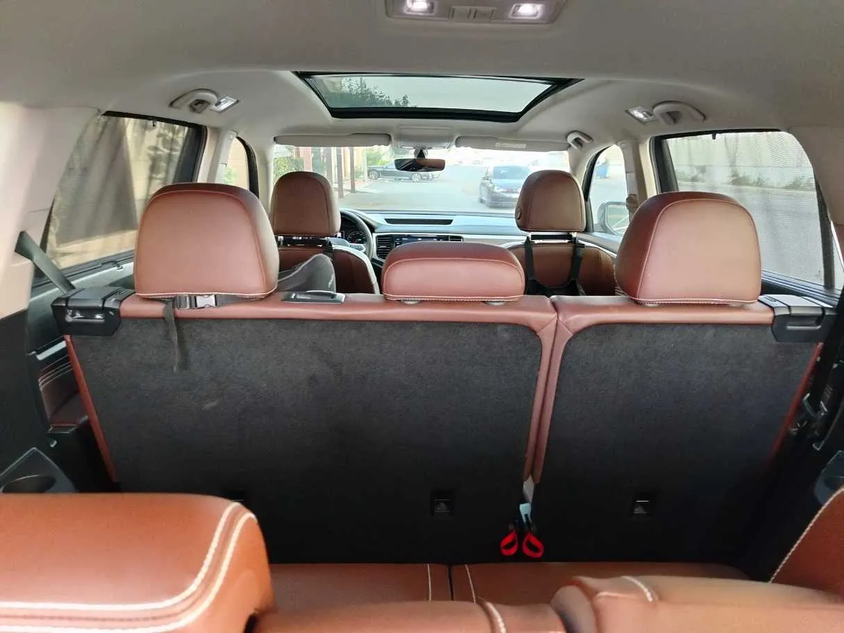 Car image 32