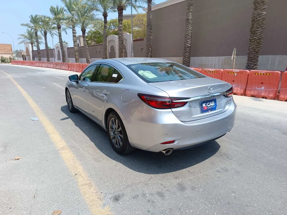 Car image 6