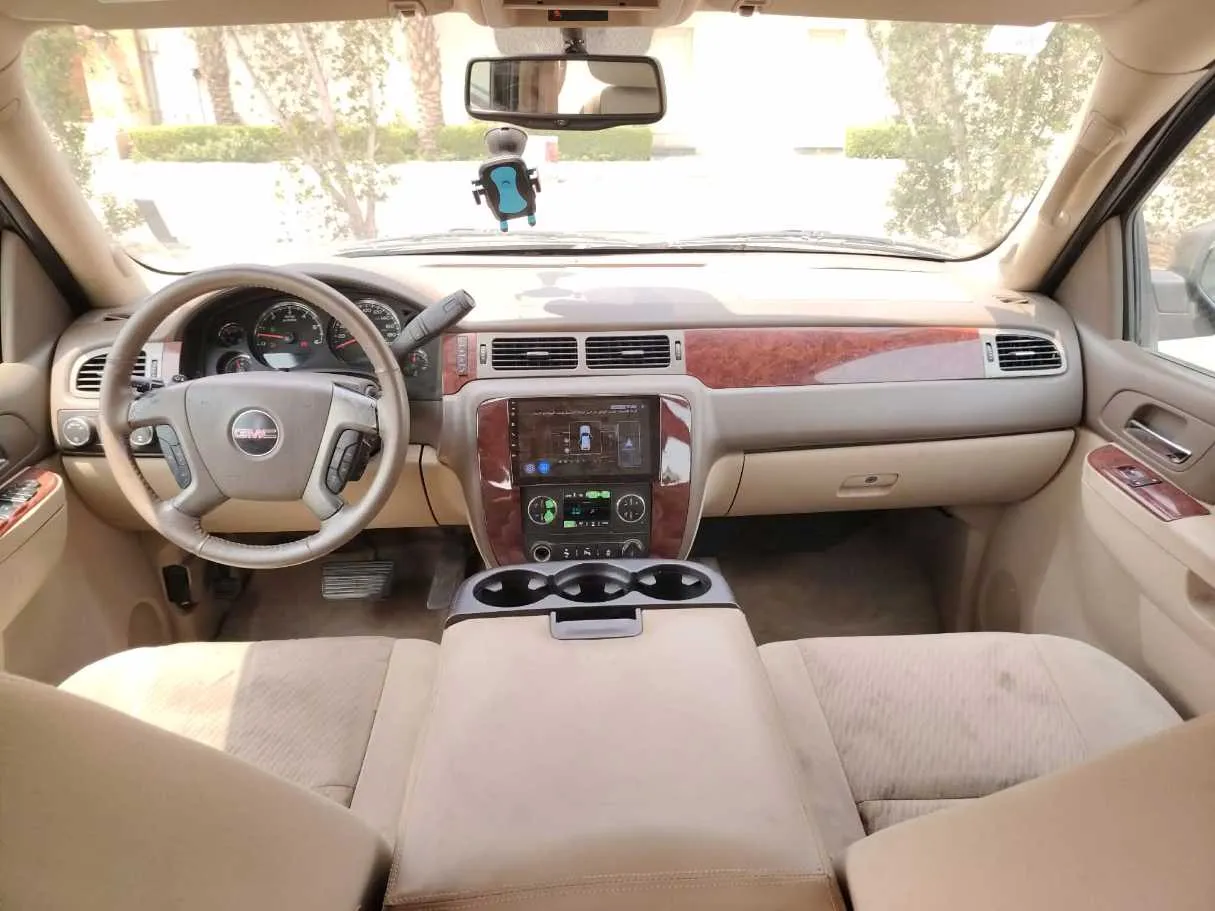 Car image 21