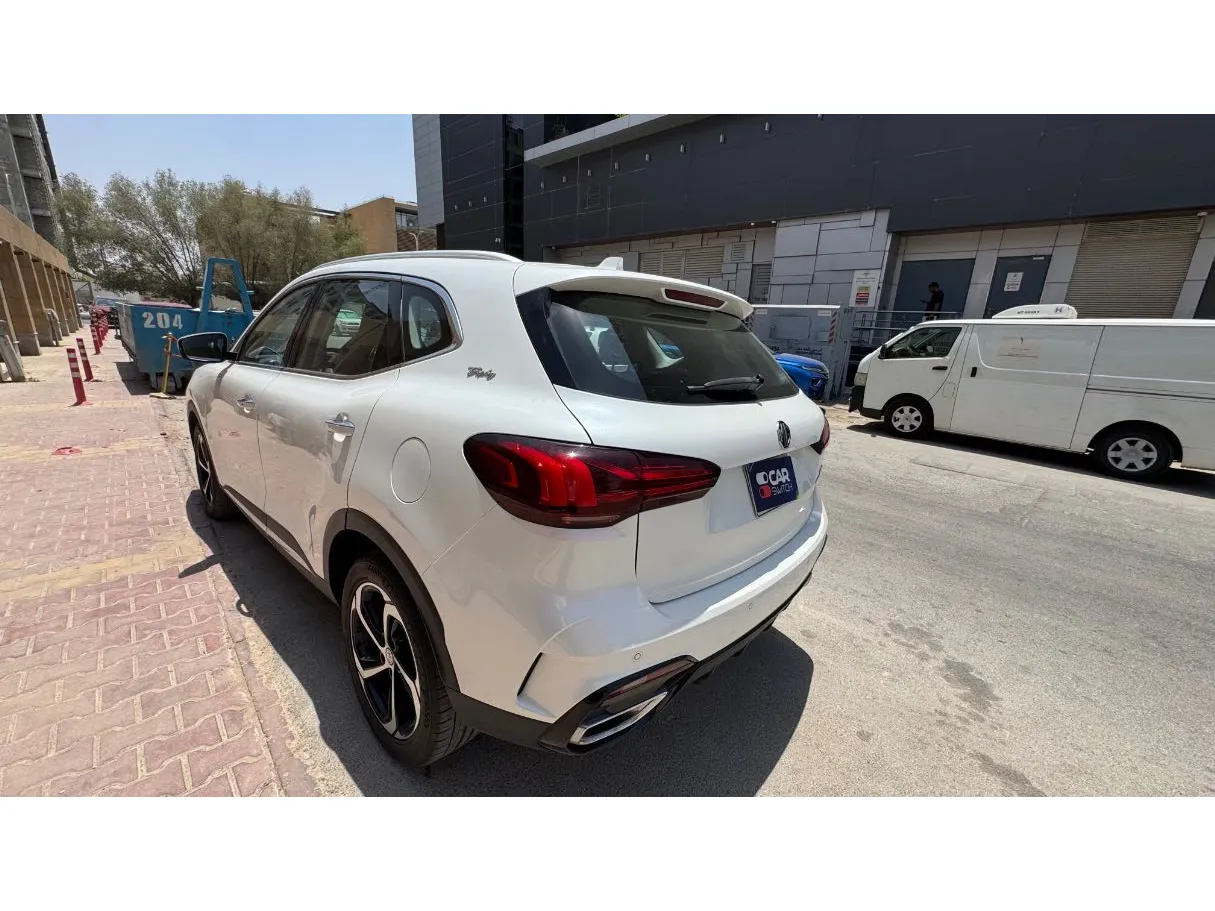 Car image 7